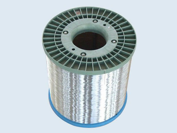  Fil métallique pour tressage et tissage 